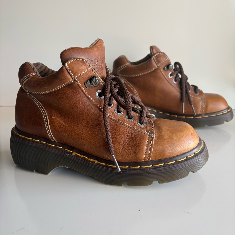 Dr. Martens 8542 Vintage Chunky Leather Boots Size 6